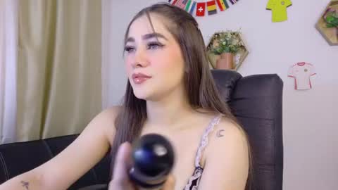 stefannycipriani_ online show from June 19, 4:21 pm