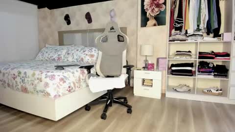 Zuly online show from November 4, 12:04 am