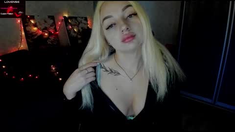 Snapshot of stella__cox chatting on October 19, 5:20 am Stella Cox online show from October 19, 5:20 am
