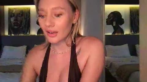 Stella online show from September 12, 8:34 am