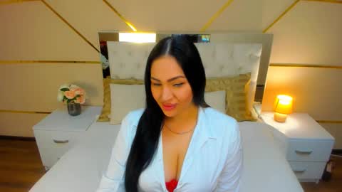 Stella Nelson online show from October 21, 5:33 am