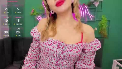 Stella online show from March 18, 1:43 am