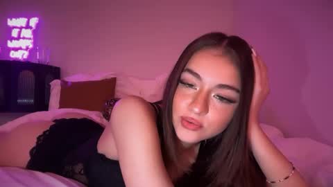 stellapearl online show from September 28, 8:58 pm