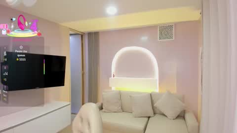         online show from February 3, 2:21 am