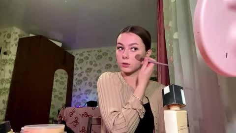 Stephani online show from March 14, 5:03 pm