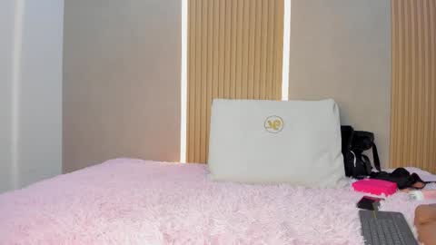 Stephany online show from October 28, 4:29 am