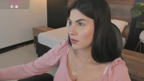 S T E P H A N Y A online show from February 16, 7:25 pm