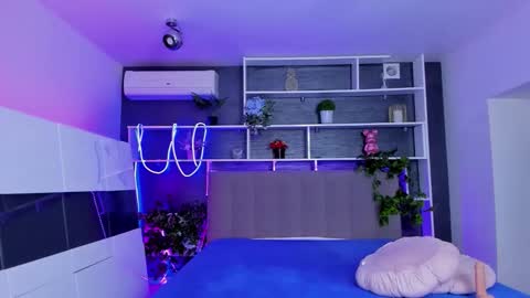 Stephie online show from April 6, 5:30 am