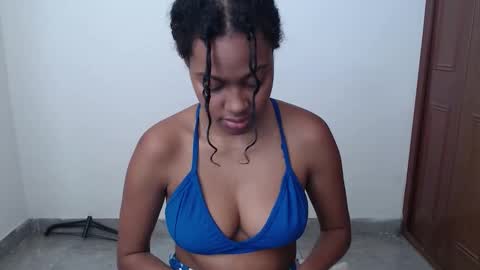 stormihills_ online show from February 20, 6:42 pm