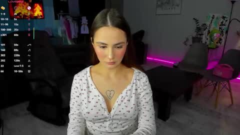 Laura online show from October 25, 4:36 pm