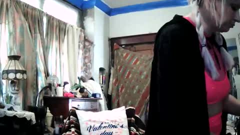 strawberrycream100 online show from February 14, 6:43 pm