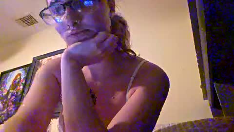 strawberrykiss2004 online show from November 11, 7:26 am