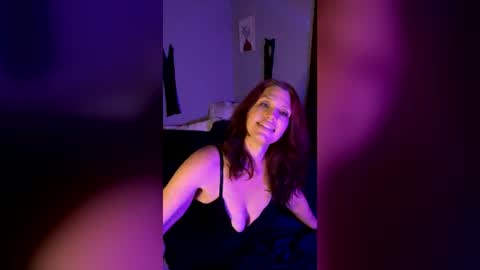 strawberryshortcake2288 online show from July 2, 3:23 am