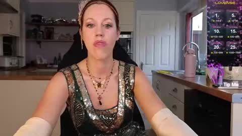 Snapshot of stripmequick chatting on October 16, 2:09 pm Amorina online show from October 16, 2:09 pm