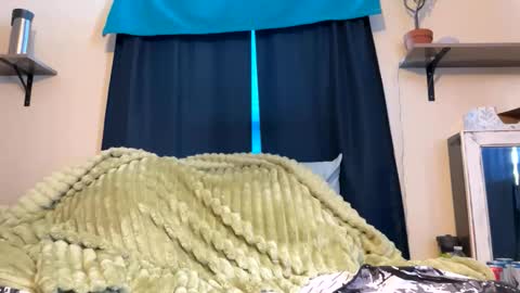 Snapshot of sub4you69brat chatting on February 11, 2:02 pm sub4you69brat online show from February 11, 2:02 pm