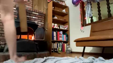 Snapshot of sub4you69brat chatting on February 12, 4:11 pm sub4you69brat online show from February 12, 4:11 pm