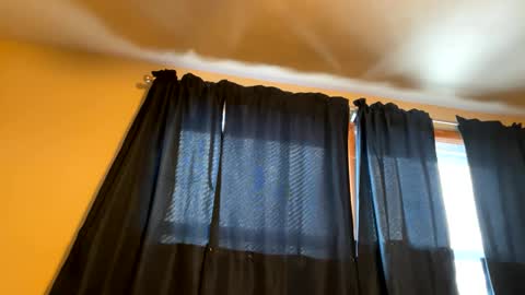 Snapshot of sub4you69brat chatting on February 13, 4:39 pm sub4you69brat online show from February 13, 4:39 pm