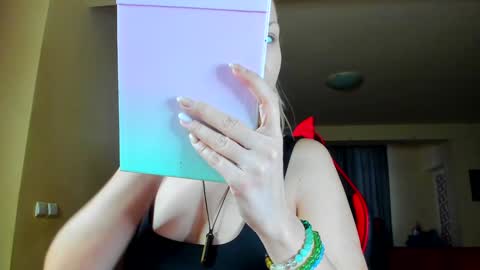 May online show from January 22, 6:20 am