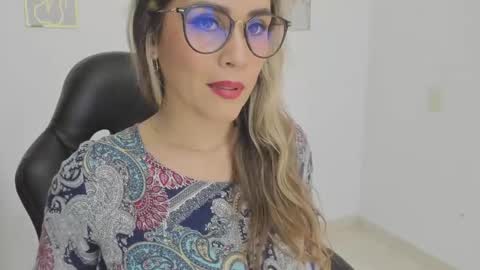 sugar_milff online show from November 28, 3:04 pm