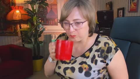 Vivien online show from February 5, 9:04 am