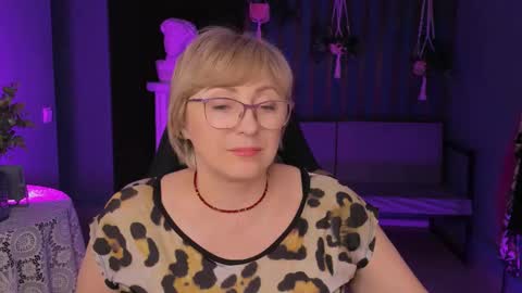 Vivien online show from March 12, 7:04 pm