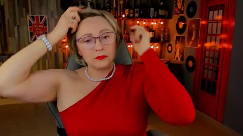 Vivien online show from March 8, 1:12 pm