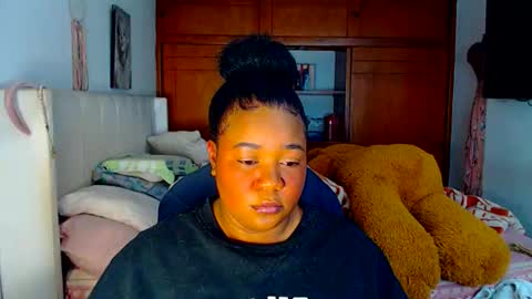 Cami   Back in 2 hours online show from November 27, 6:49 am