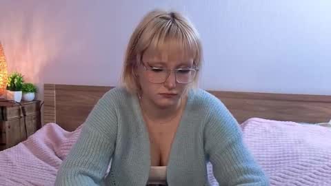 Karen online show from December 1, 9:24 am