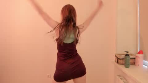 Summer Preston online show from March 27, 3:02 pm