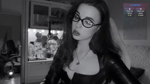 Miss Nelly online show from February 4, 7:33 pm