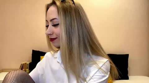 Lexi online show from December 17, 9:13 am