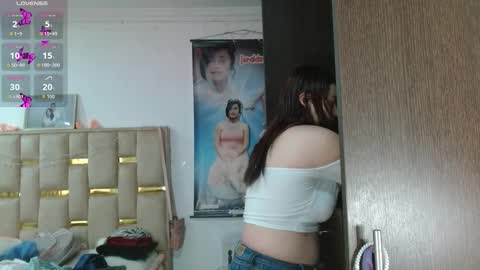 Snapshot of sunflower_dance chatting on October 6, 10:14 pm Jeraldine online show from October 6, 10:14 pm