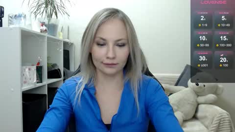 Naomi online show from December 2, 9:39 pm