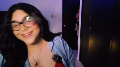 Snapshot of susan_vlad chatting on October 20, 10:35 pm susan vlad online show from October 20, 10:35 pm