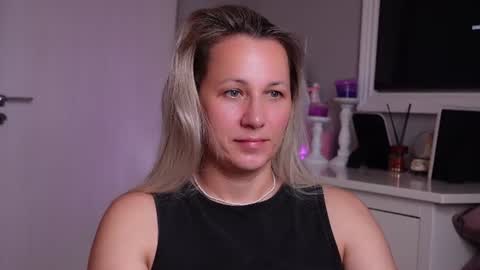 SusanJewel online show from July 13, 9:54 am