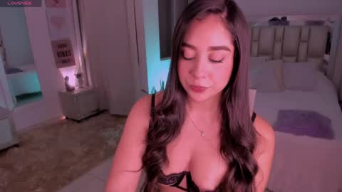 sussy_bell_ online show from May 4, 12:47 am
