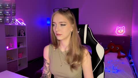 Jessica online show from March 25, 1:58 pm