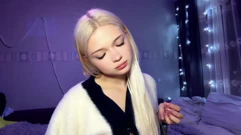 Stacy online show from April 7, 11:18 pm