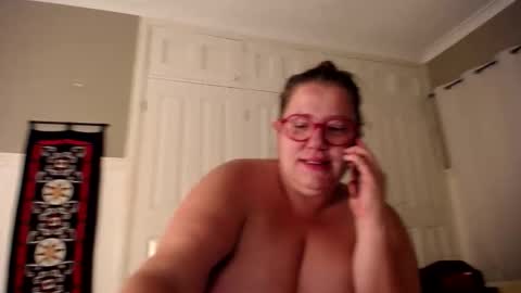 suzie stardust online show from March 7, 2:02 pm