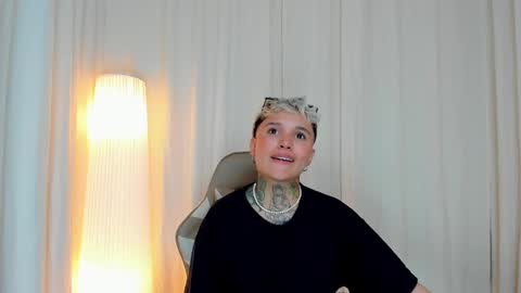 Snapshot of suzu_wolf chatting on October 21, 5:22 am suzu_wolf online show from October 21, 5:22 am
