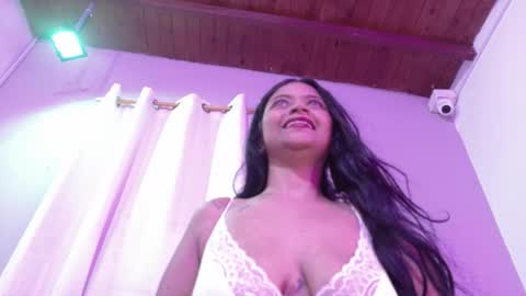 Suzy online show from February 22, 7:59 pm