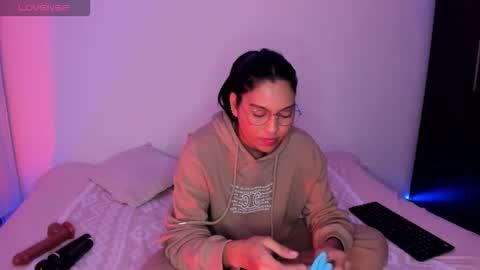 suzzann_rugg online show from March 6, 11:22 pm