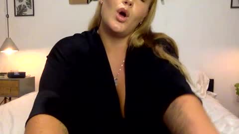 Swedish Candii online show from December 31, 4:27 am