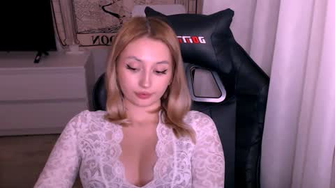 Kate online show from November 15, 12:39 pm