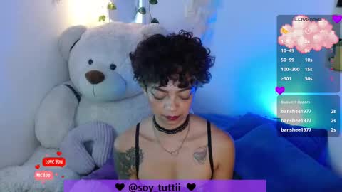 Snapshot of sweet_bluee chatting on March 2, 12:53 am Tutti online show from March 2, 12:53 am