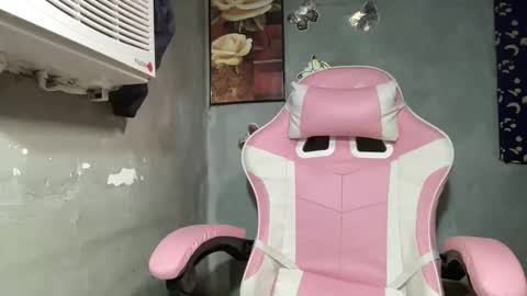 Daisy online show from March 26, 1:19 am