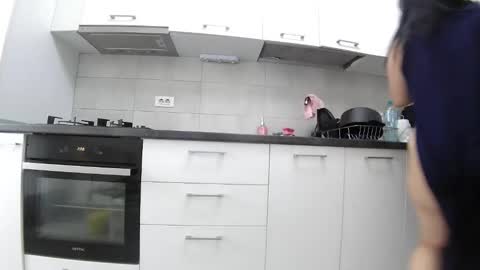           online show from November 6, 8:31 am