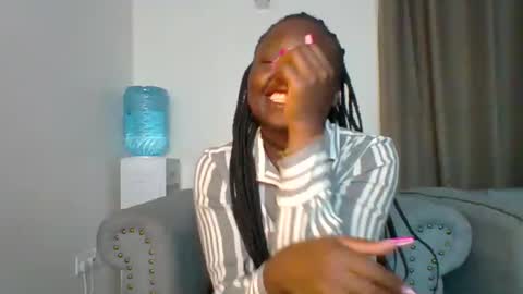 Snapshot of sweet_jenica chatting on January 12, 4:42 am ESTHER NEEMA online show from January 12, 4:42 am
