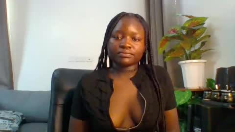 Snapshot of sweet_jenica chatting on December 9, 4:12 am ESTHER NEEMA online show from December 9, 4:12 am
