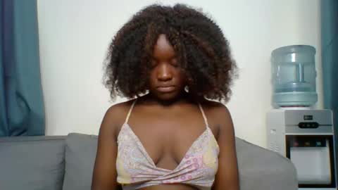 Snapshot of sweet_jenica chatting on October 20, 4:15 am ESTHER NEEMA online show from October 20, 4:15 am